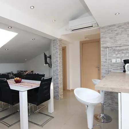 Apartment Pika Smokvina 2A Vinišće Zimmer foto